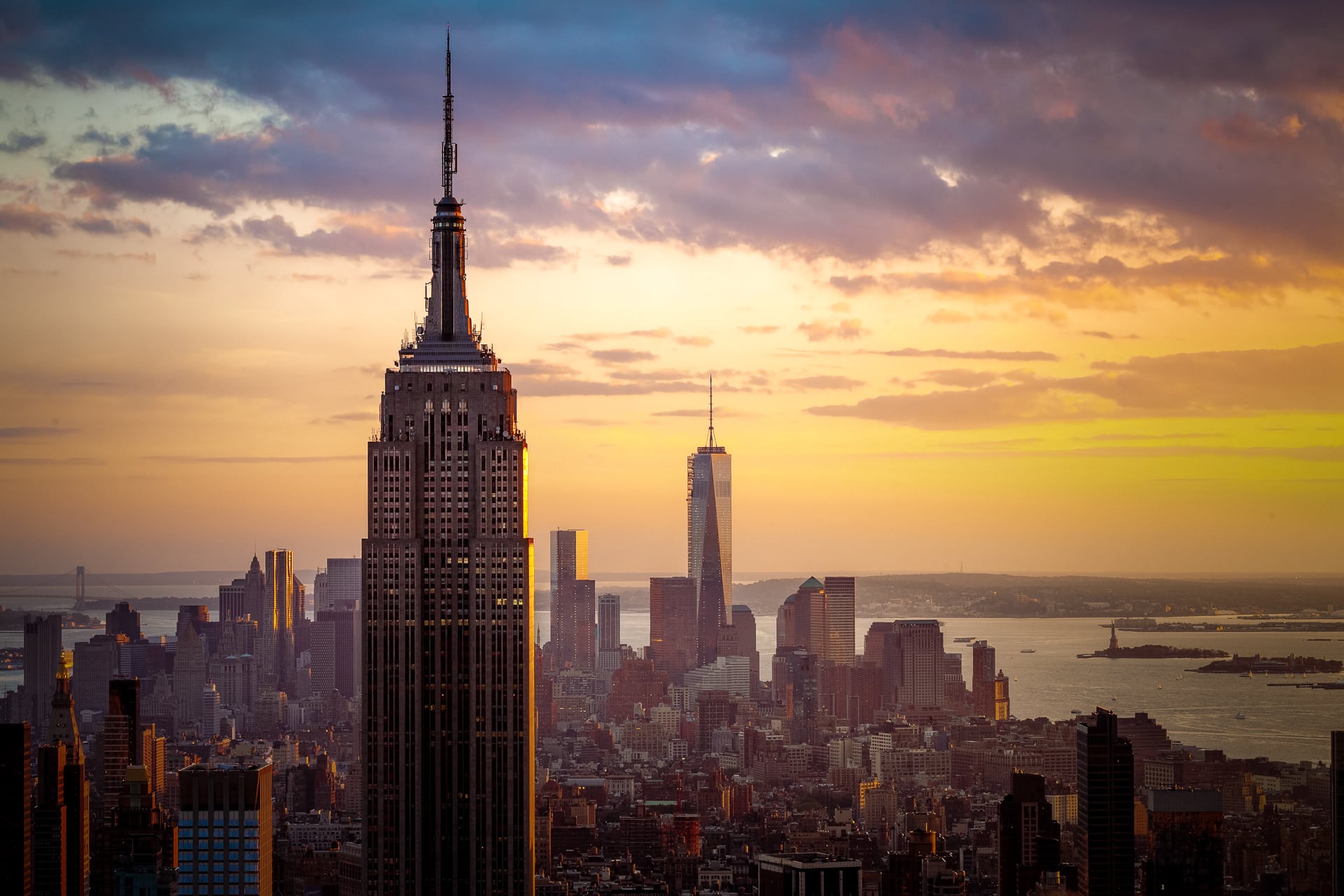 Sunset of the NYC Empire State Building