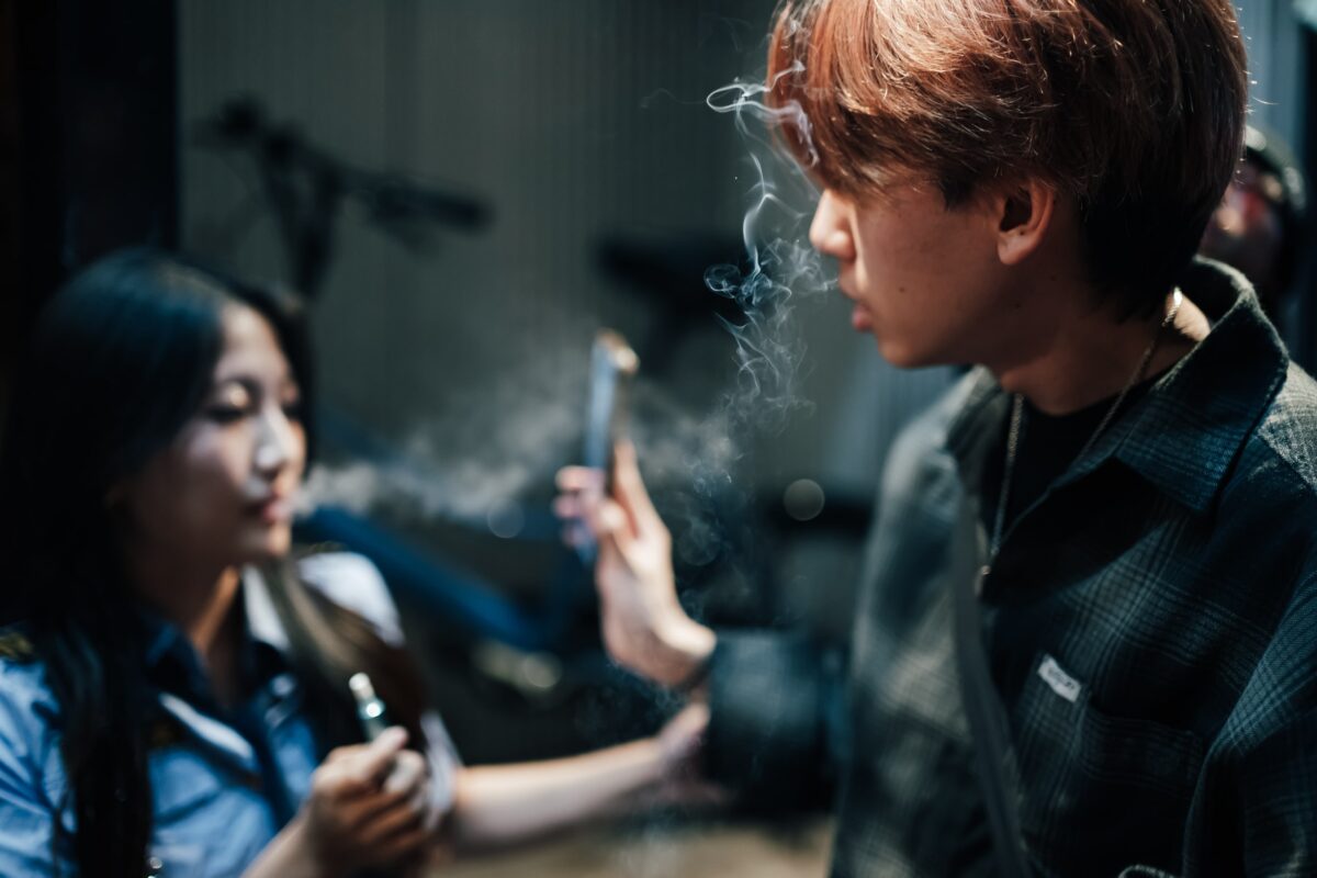 Nikon 50mm f1.4 Street Smokers