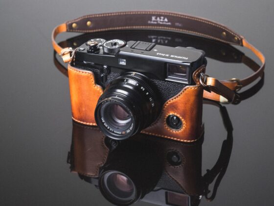 Kaza Leather Half Case