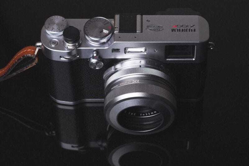 Fujifilm X100F with the JJC Lens Hood