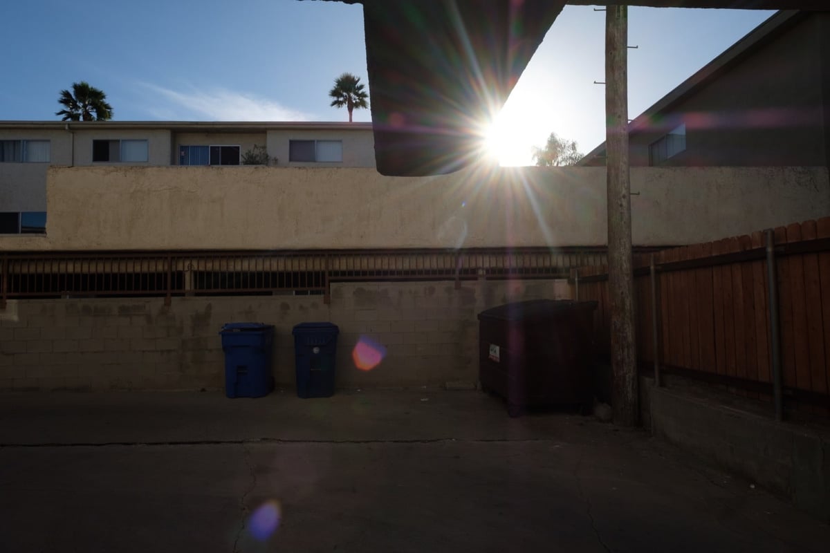 Fujinon 14mm - Flaring @ F16