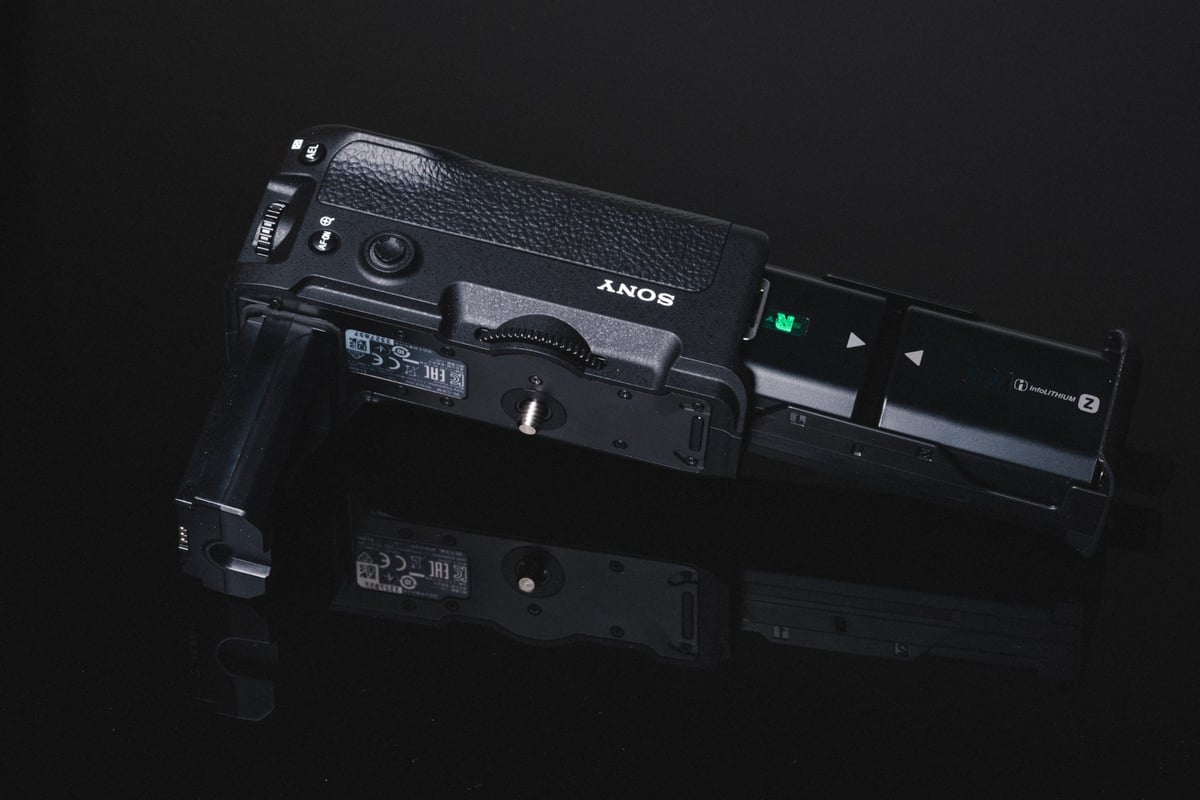 Sony A7r III battery grip