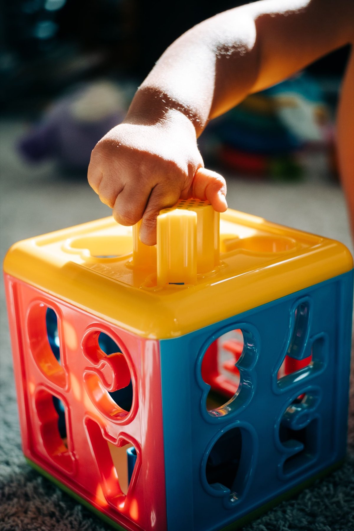 Pergear 35mm f1.6 Sample of Boy Playing with Toys