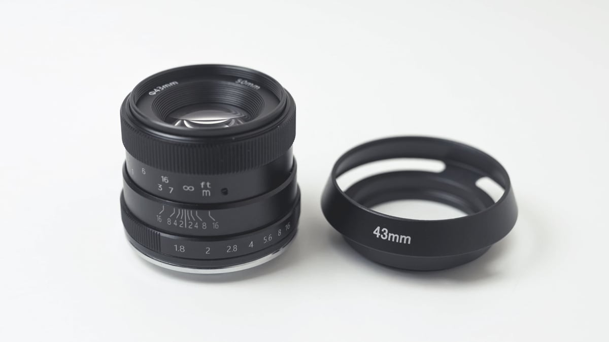 Pergear 50mm f1.8 Lens With Hood