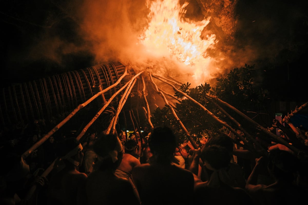 Nikon Z 35mm F1.8 S Sample photo of the Oniyo Fire Festival.
