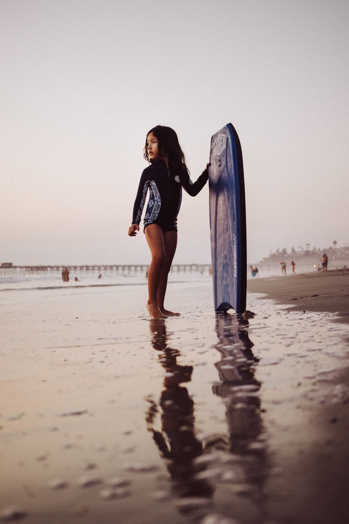 Canon R6 girl holding body board