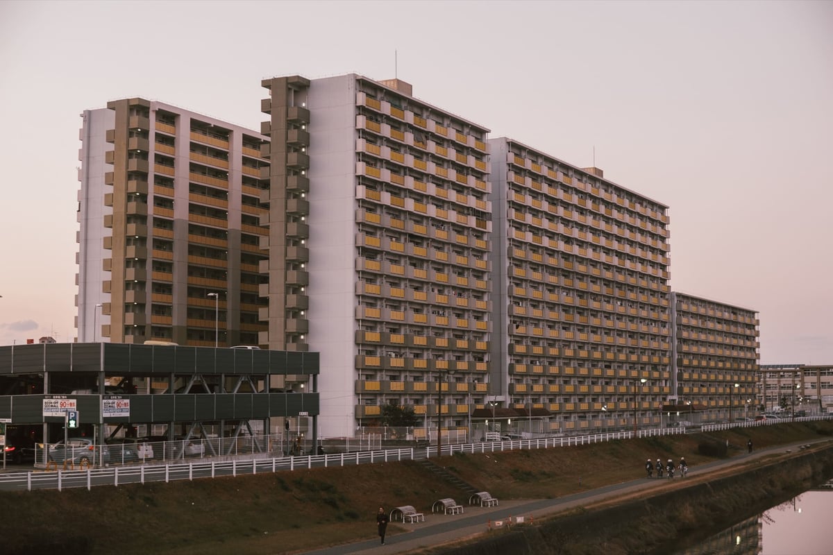 Pergear 35mm f1.2 Cityscape Sample