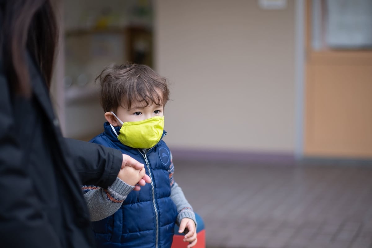TTArtisan 50mm f1.2 Sample of Boy with mommy