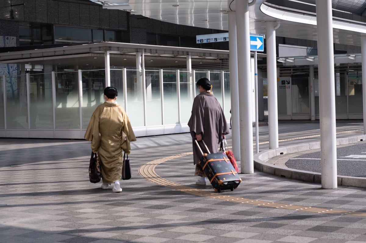 Two traditional Japanese women