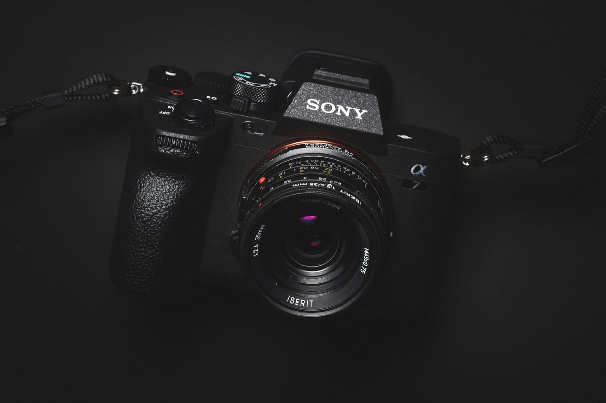 7 Must-Have Accessories For The Sony A7IV