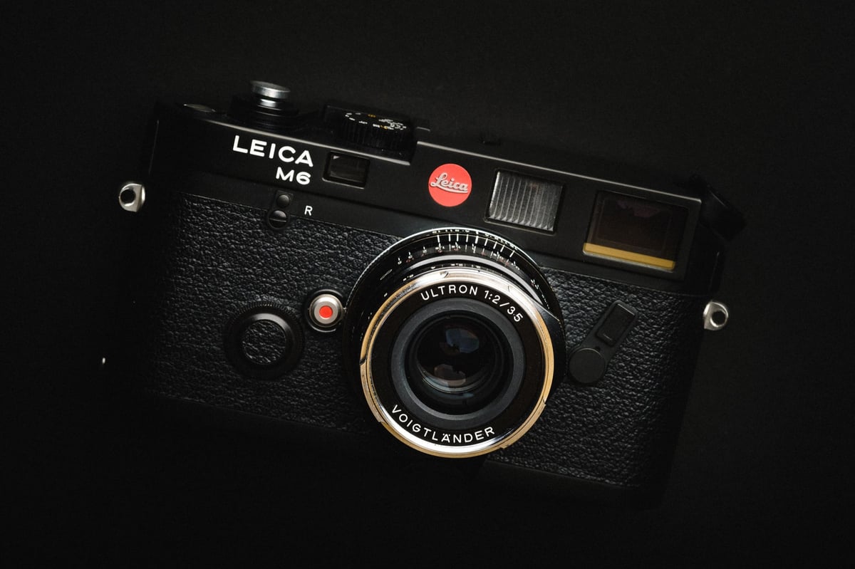 Voigtlander 35mm f2 on Black Leica M6