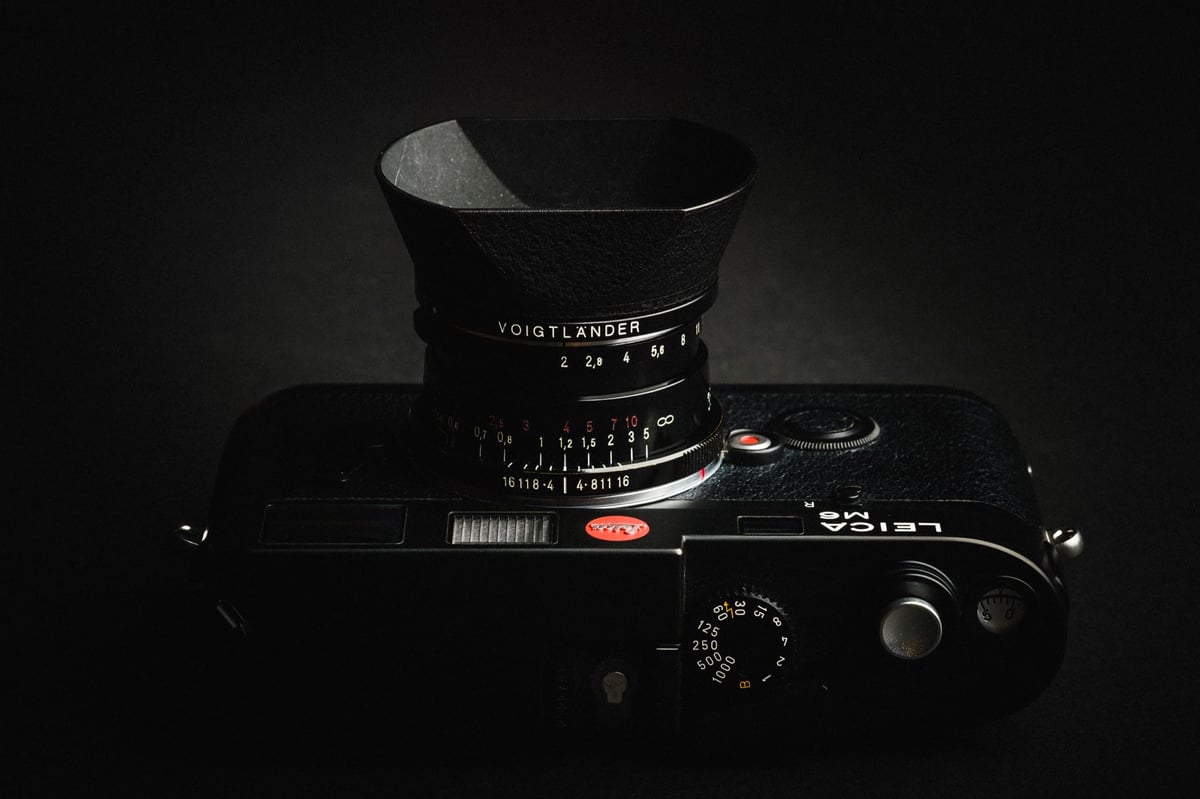 Voigtlander 35mm f2 on Black Leica M6
