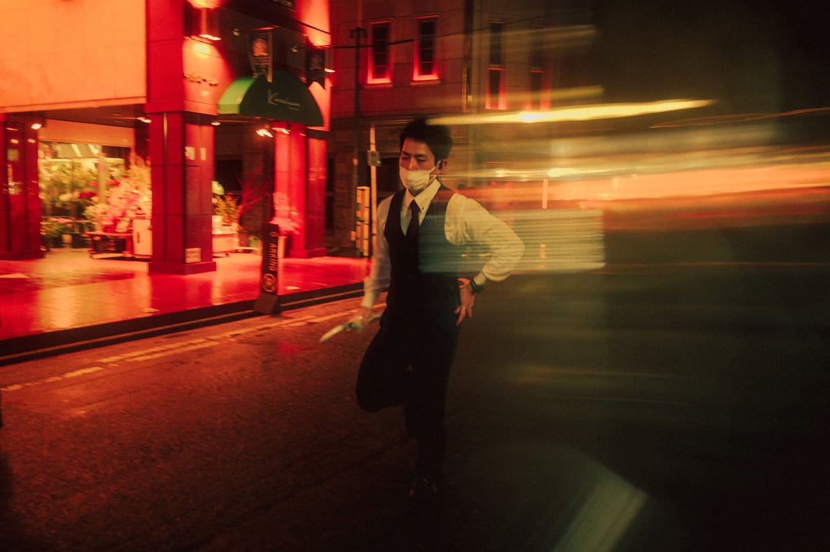 Street photo at night in Japan.