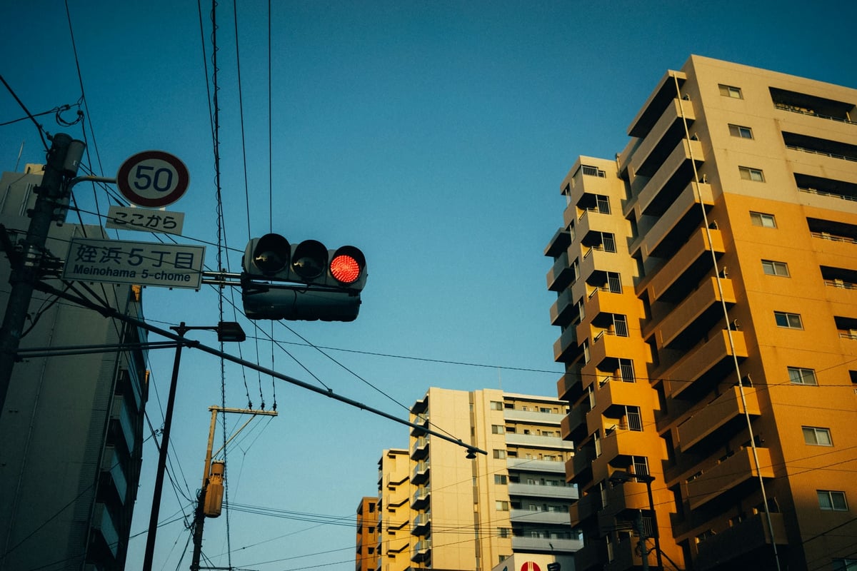 Sony A7r and the Sony / Zeiss Sonnar 35mm f2.8 Photographing Japan From Inside A Car