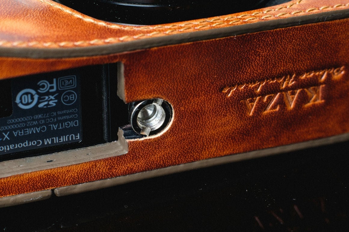 Kaza Deluxe Leather Case Base For Tripod Mount