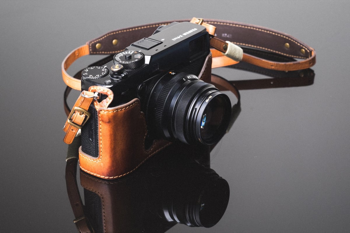 KazaDeluxe Leather case front view