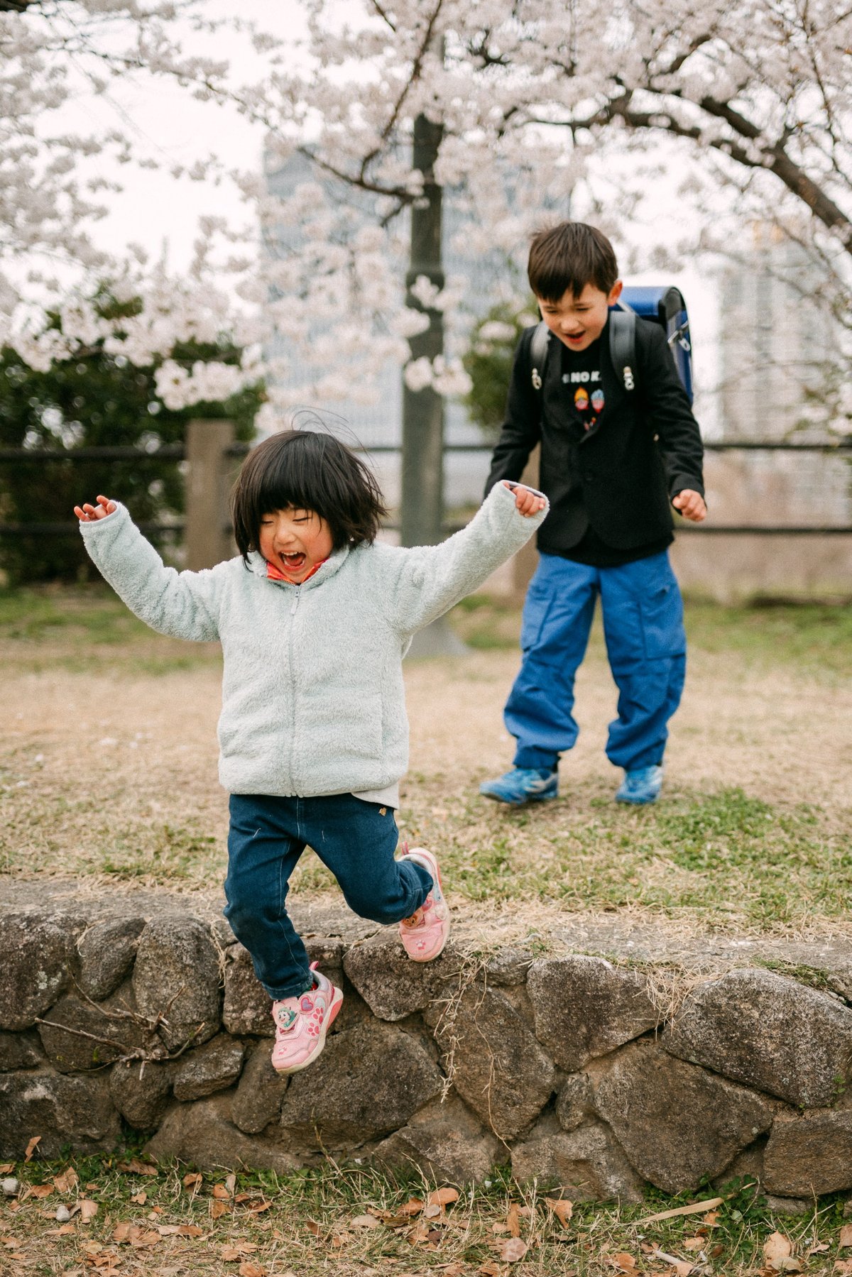 Lifestyle photography of kids playing