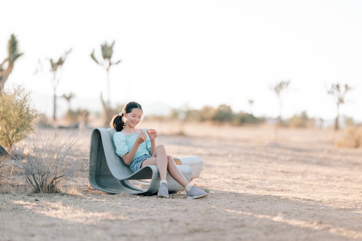 Modeling On Desert Chair