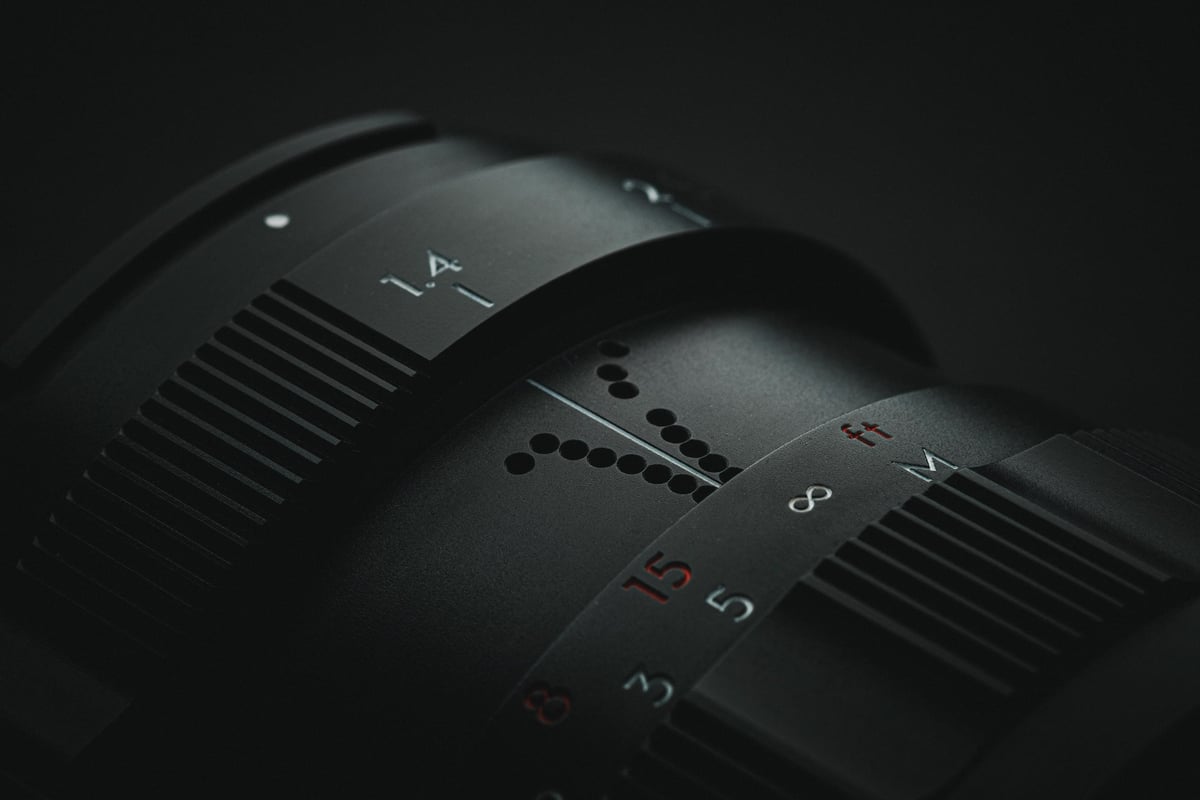 Simera 75mm f1.4 Product Shot, Automatic Depth-of-field Indicator
